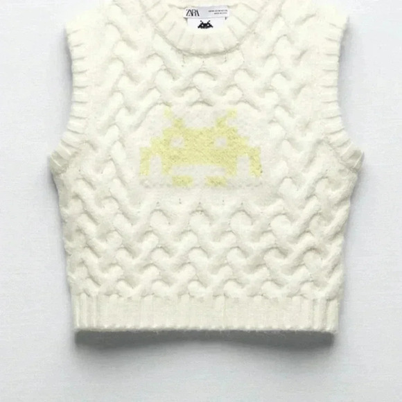 ZARA Limited Edition Chunky Cable Knit Space Invaders Sweater Vest - Size S - Picture 2 of 6